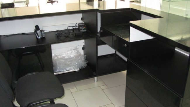 Стол-ресепшн (часть)